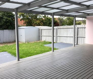 CONVENIENTLY LOCATED TOWNHOUSE - Photo 2