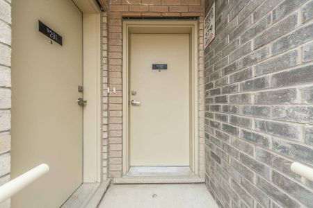 For Lease - 140 Honeycrisp Crescent Unit# 292, Vaughan, Ontario - Photo 4