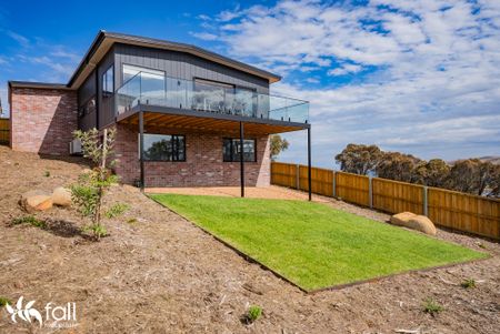 Luxury Family Living with Stunning Water Views - Photo 2