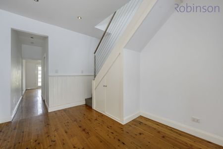 Three bedroom terrace near Newcastle Beach. - Photo 5