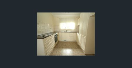 3 Bedroom Home in perfect location. - Photo 5