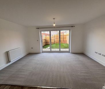 2 bedroom semi-detached house to rent - Photo 2