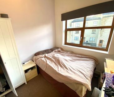 3 bedroom flat to rent - Photo 6