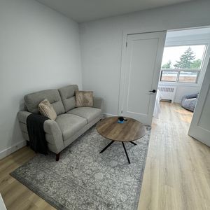 1 Chambre Meublé – Ellendale Ave - Photo 2