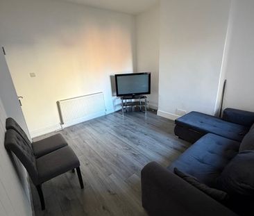 Room in a Shared House, Stockwood Crescent, LU1 - Photo 1