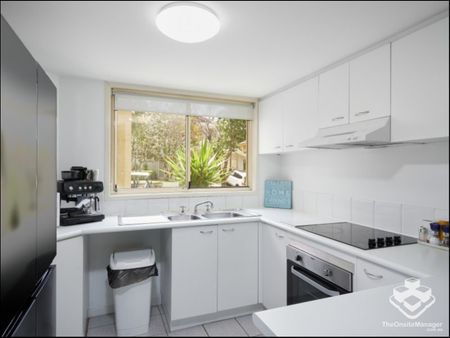 Spacious & Convenient - Photo 2