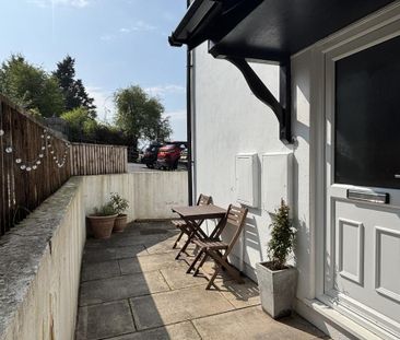 2 bedroom end of terrace house to rent - Photo 3