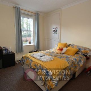 2 Bedroom Houses Flats in Leeds LS6 - Photo 1