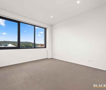 Executive Apartment in the Realm Precinct - Photo 6