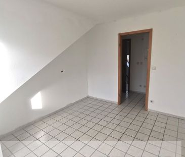 Gemütliche 3-Raum Dachgeschosswohnung in Oberhausen-Lirich - Photo 2