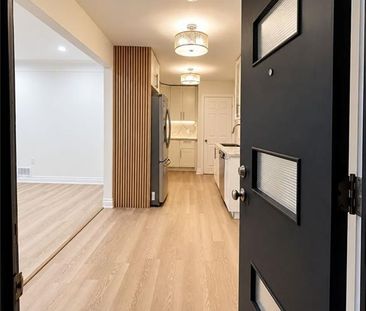 9 GRENADIER Drive, Hamilton, Ontario, L8T4C7 - Photo 3