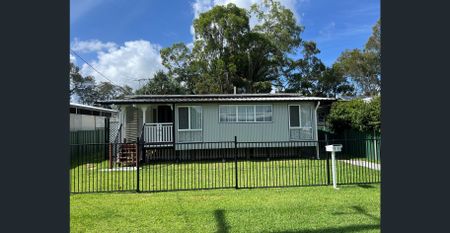 Easy-Care Island Living in a Fully Fenced Cottage - $450pw - Photo 5