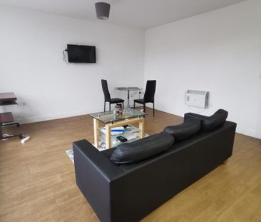 1 bedroom flat to rent - Photo 2