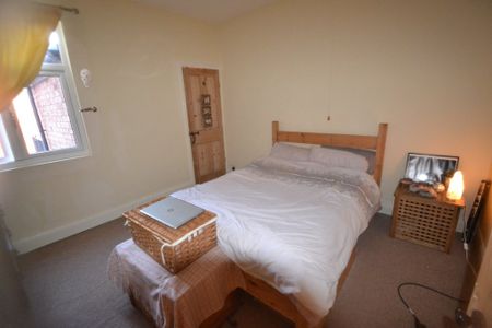 2 Bed Terraced House, Montague Road, LE2 - Photo 4