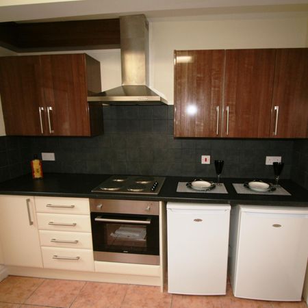 32 Langdale Avenue Leeds - LS6 3HA - Photo 3