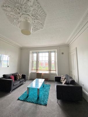 4 bedroom flat to rent - Photo 1