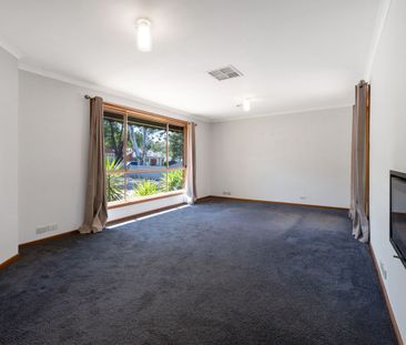 Stunning Family Home! - Photo 4