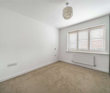 A well presented maisonette situated in the popular Ryewood develop... - Photo 2