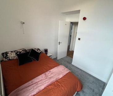 Apt 2, 12 Wellington Park, Belfast, BT9 6DJ - Photo 5