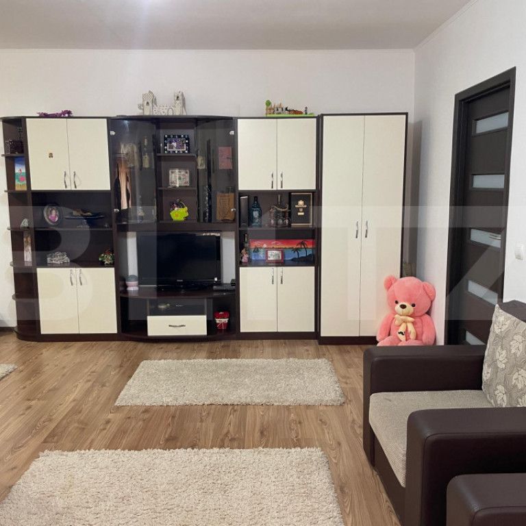 Casă / Vilă de închiriat /Ideal și pentru cămin de băt - Fotografie 1