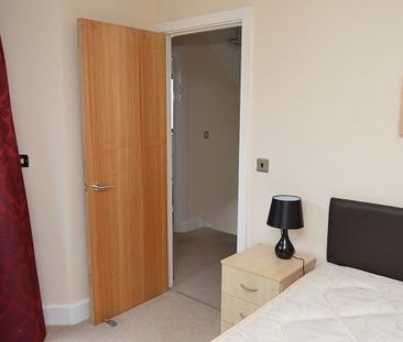 Room in a Shared House, Midford Grove, B15 - Photo 6