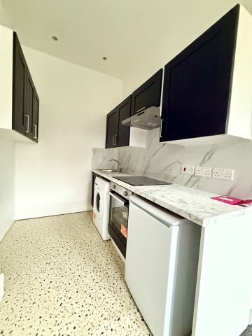 1 Bed Flat, Streathbourne Road, SW17 - Photo 3