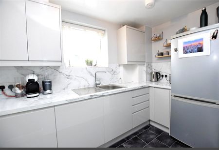 Harry Close, Croydon, CR0 - Photo 5