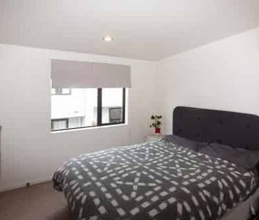 Stylish Townhouse in Newtown's Heart - Photo 4
