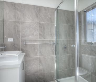 Spacious Home with a View! - Photo 6