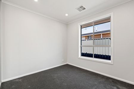 Stunning Brand new 5 bedroom home - Photo 5