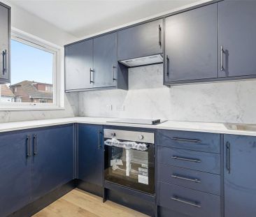 2 bedroom semi-detached house to rent - Photo 4