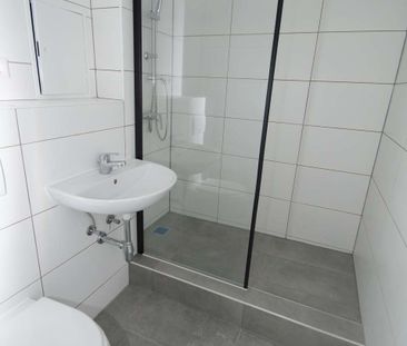 4-Zimmer-Wohnung mit BALKON, Bad mit Dusche, frisch saniert - Photo 4