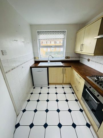 Room in a Shared House, Stunning Double Room In Wimbledon, SW19 - Photo 3