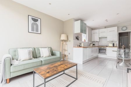 2 Bed Flat, Shakespeare Road, W3 - Photo 4