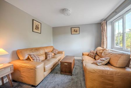 5 bedroom link detached house to rent - Photo 2