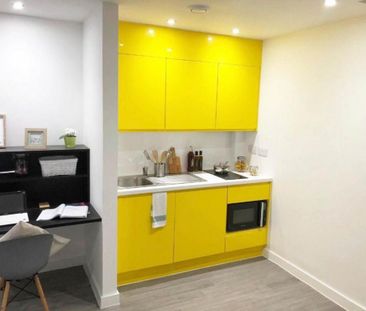 Studio to rent - Photo 2