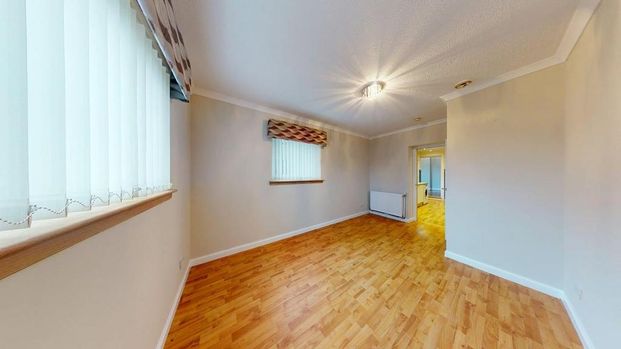 2 bedroom ground floor flat to rent - Photo 1