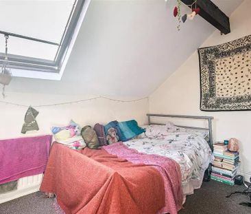 4 bedroom flat to rent - Photo 5