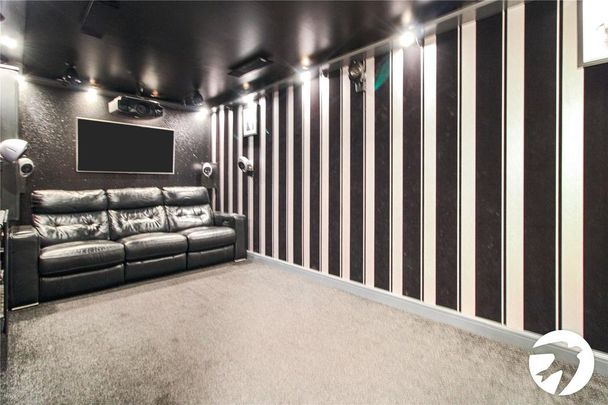 4 bedroom terraced house to rent - Photo 1