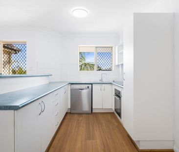 Modern Apartment in a Quiet Alderley Location - Photo 1