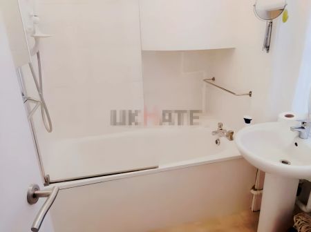 1 Bedroom 1 Bathroom - Photo 5
