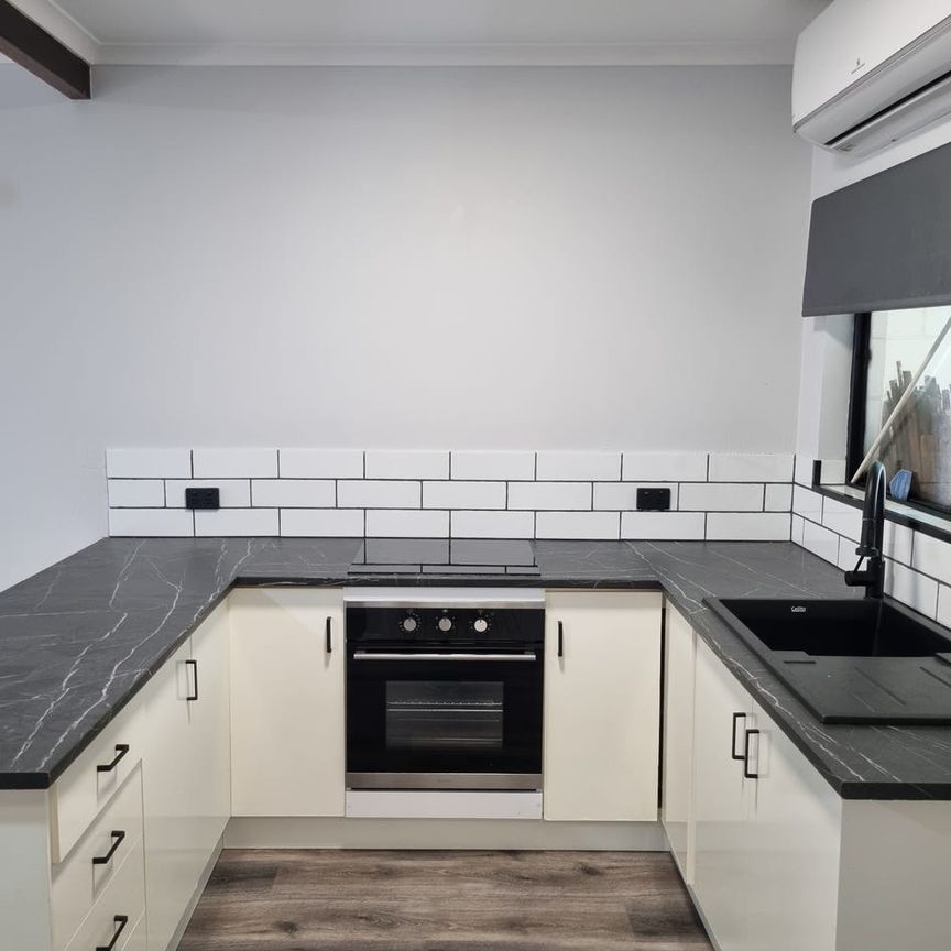 Modern two bedroom townhouse, swimming pool in the complex - Photo 1