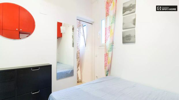 2-bedroom apartment for rent in Embajadores, professionals only. - Foto 1