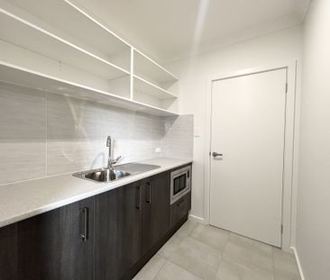 Sophisticated Living in the Heart of Gledswood Hills - Photo 2