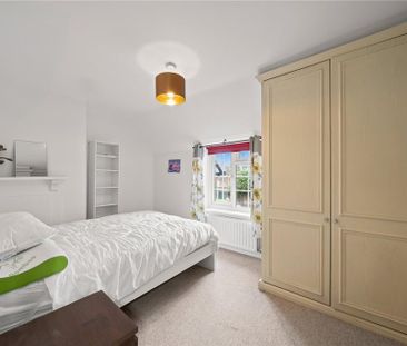 2 bedroom semi-detached house to rent - Photo 3