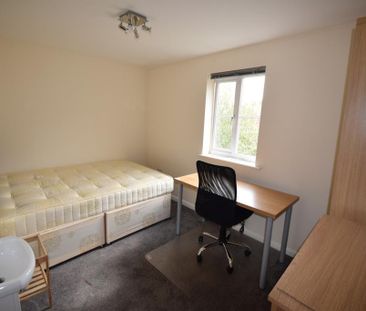 5 bedroom apartment to rent - Photo 4