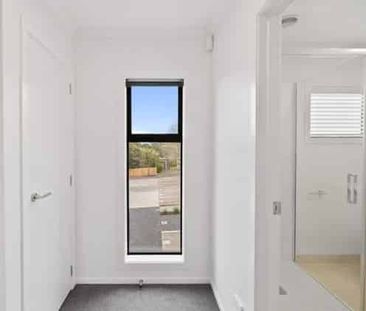 Modern 1 bedroom Townhouse! - Photo 1