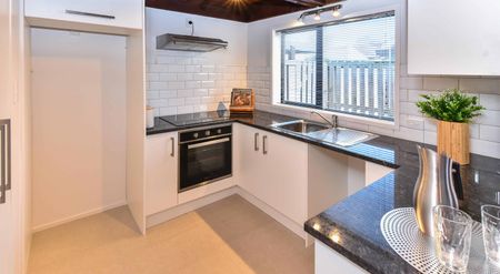 Stand-alone 3 Bedroom Townhouse - Photo 5