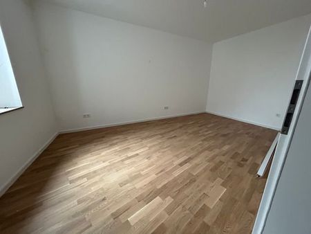 Erstbezug nach Sanierung - Attraktive 2- Zimmerwohnung mit EBK zu vermieten! - Foto 4