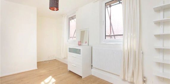 1 bedroom flat in Balham - Photo 2